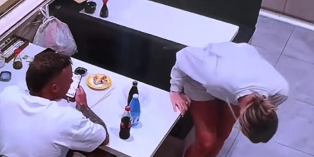 Kvinde er ved at blive kvalt: Folk er i chok over, hvordan hendes ven reagerer