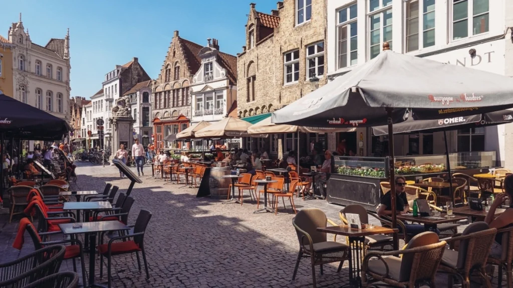 Turistene tar dem med seg som suvenirer: Det koster byen 2.300 kroner hver gang