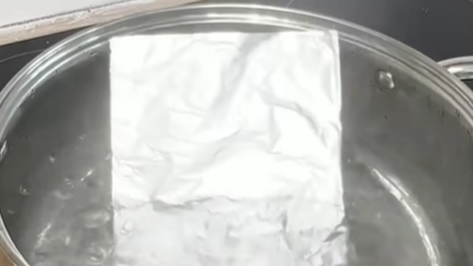 Aluminiumfolie i kastrullen: Här är restauranghemligheten som allt fler har börjat använda