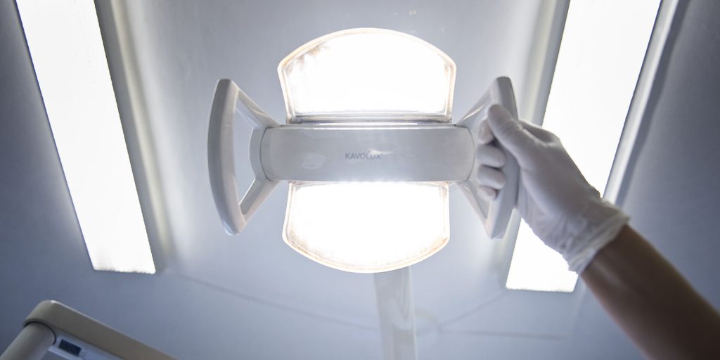 Ny aftale på vej: Så tæt er Danmark på en helt ny tandlægeordning