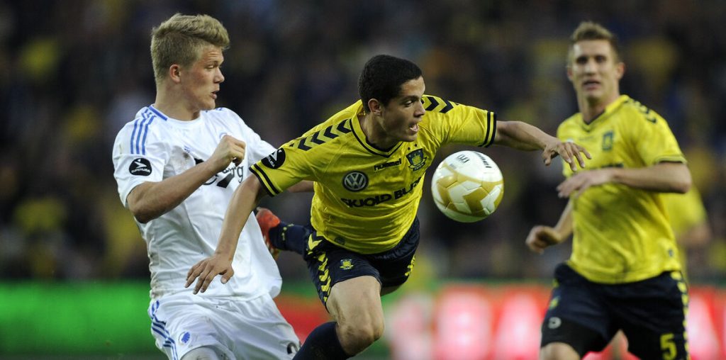 Tidligere Superliga-stjerne tiltalt: Tilbød 12-årig pige penge for seksuelle handlinger