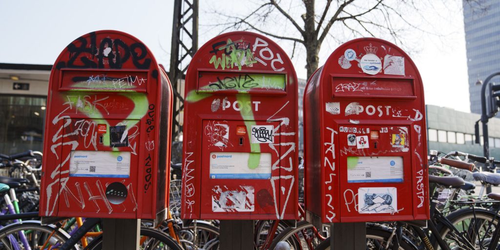 Farvel til en dansk klassiker: Sådan bliver de røde postkasser erstattet