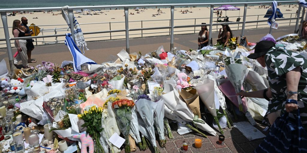 Efter terrorangrebet ved Bondi Beach: Nu undskylder han