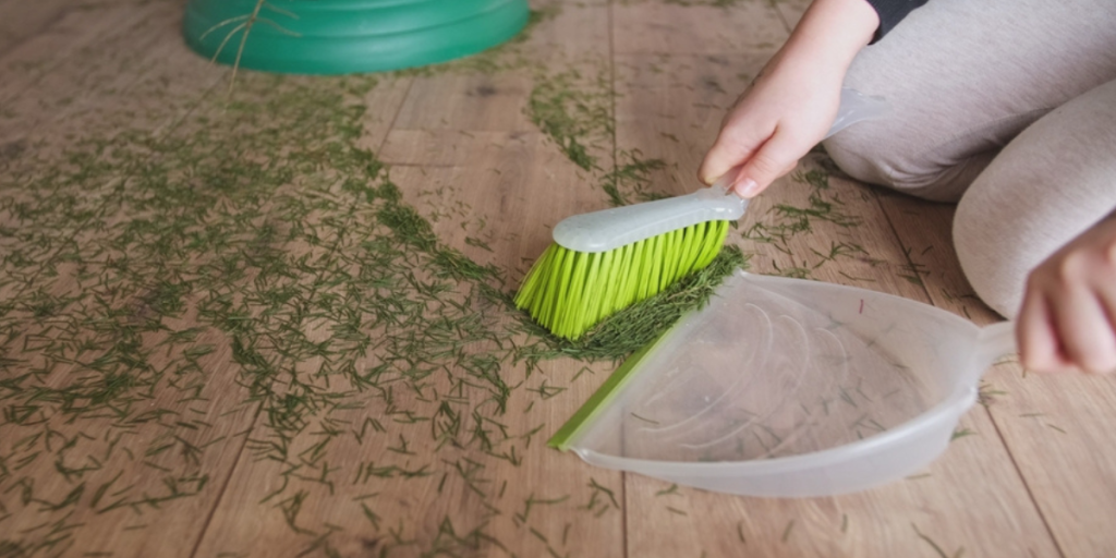 Lei av barnåler over hele gulvet? Dette trikset kan redde juletreet