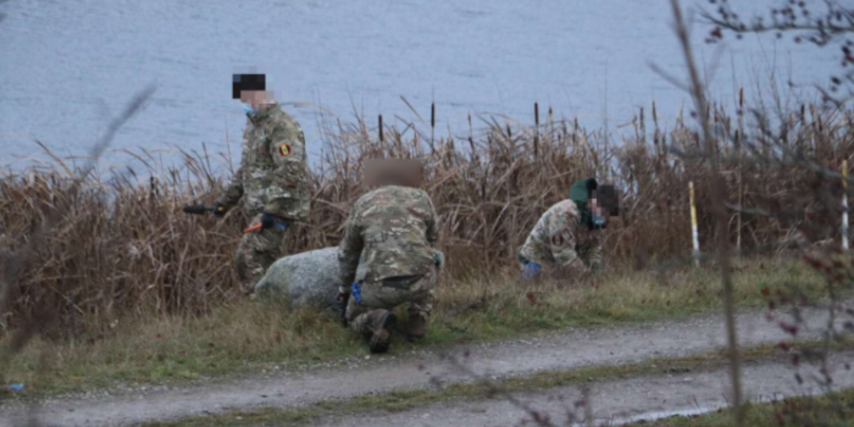 Mand fundet død i søområde: Nu er politi og Beredskabsstyrelsen tilbage