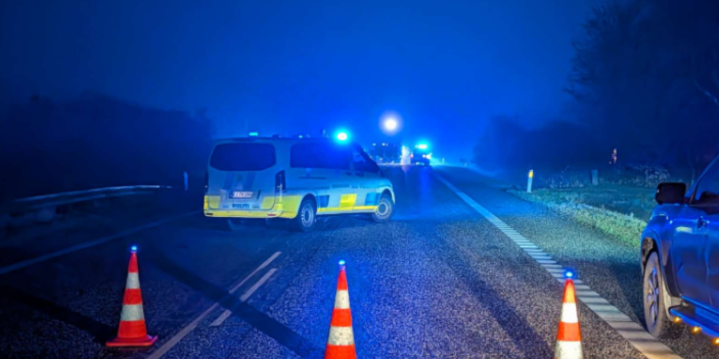 Stod ikke til at redde: 52-årig kvinde død i trafikuheld