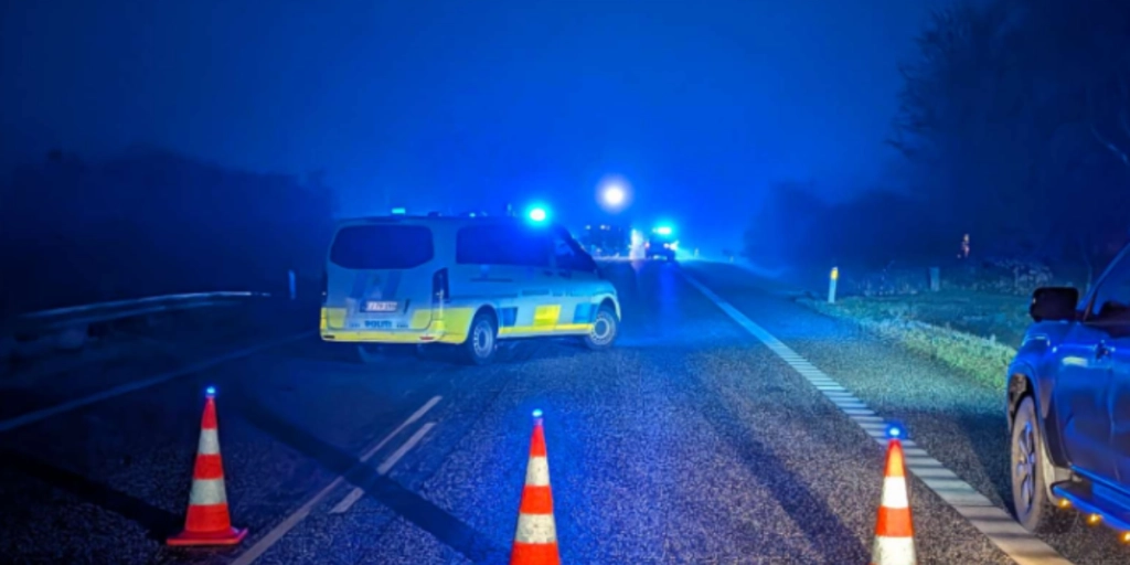 Stod ikke til at redde: 52-årig kvinde død i trafikuheld