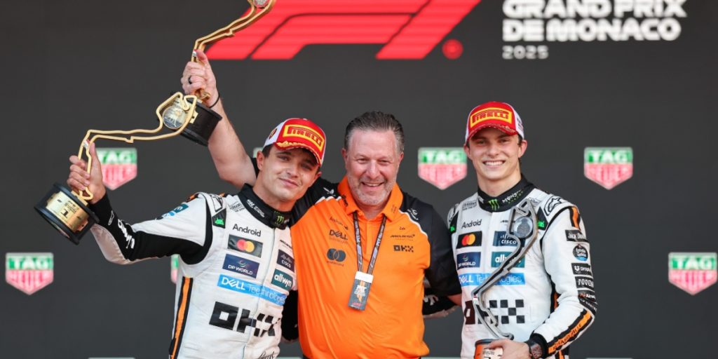 Zak Brown, Lando Norris, Oscar Piastri