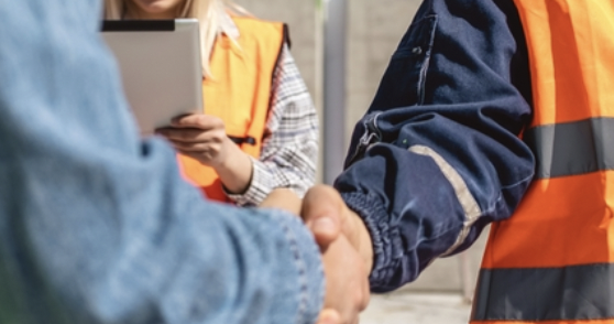 29-åriga Amalie har miljonlön och är ledig 250 dagar om året – ändå vill få ha hennes jobb