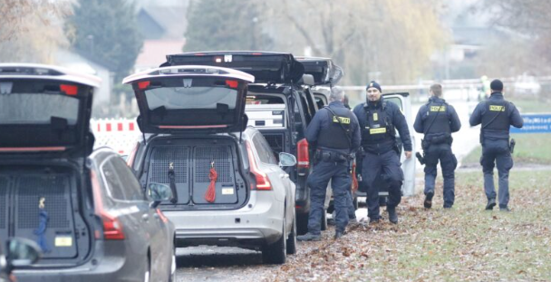 Politiet massivt til stede: Ung mand hastet til hospitalet efter knivstik