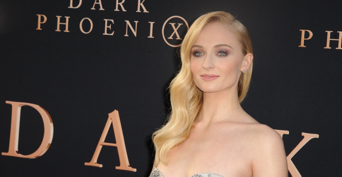 Tomb Raider serien genskaber Lara Croft med Sophie Turner i hovedrollen