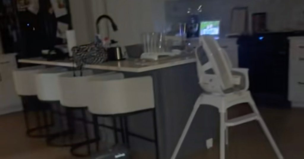 Mor hører mystisk lyd kl. 23.30: Bliver chokeret over, hvad hun finder i vaskerummet