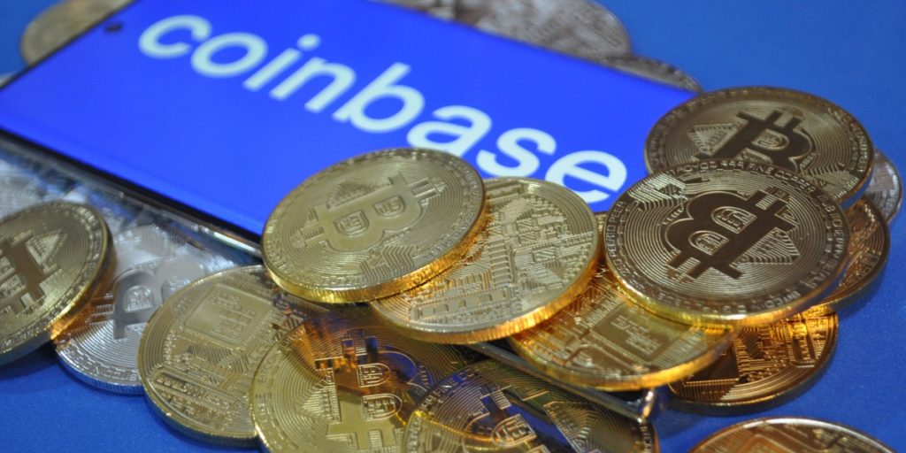 Coinbase-aktien falder efter nedjustering: Analytikere advarer om lavere kryptohandel
