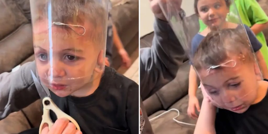 Mor er optaget af at pynte juletræ: Så opdager hun, hvad der sidder fast på sønnens hoved