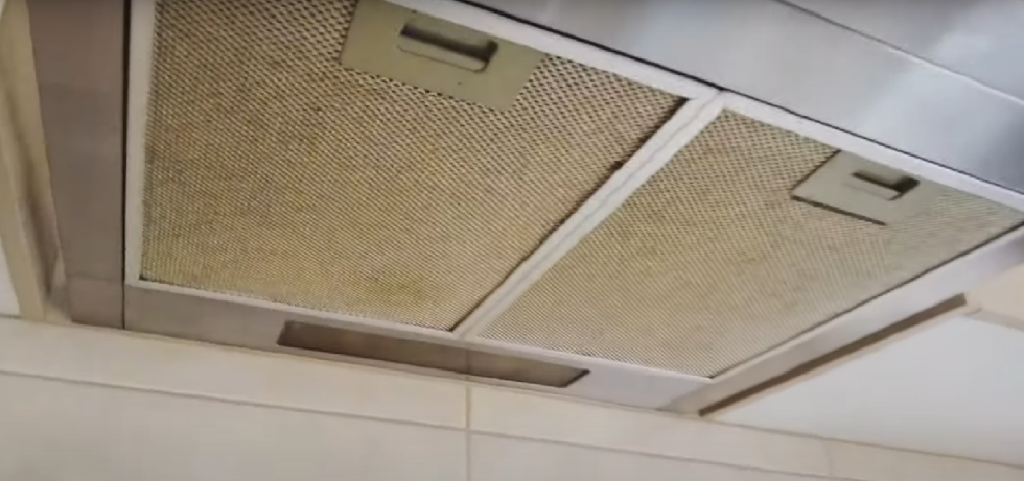 Kjøkkenviften er et av de skitneste stedene på kjøkkenet: Med dette geniale trikset er problemet løst på et øyeblikk