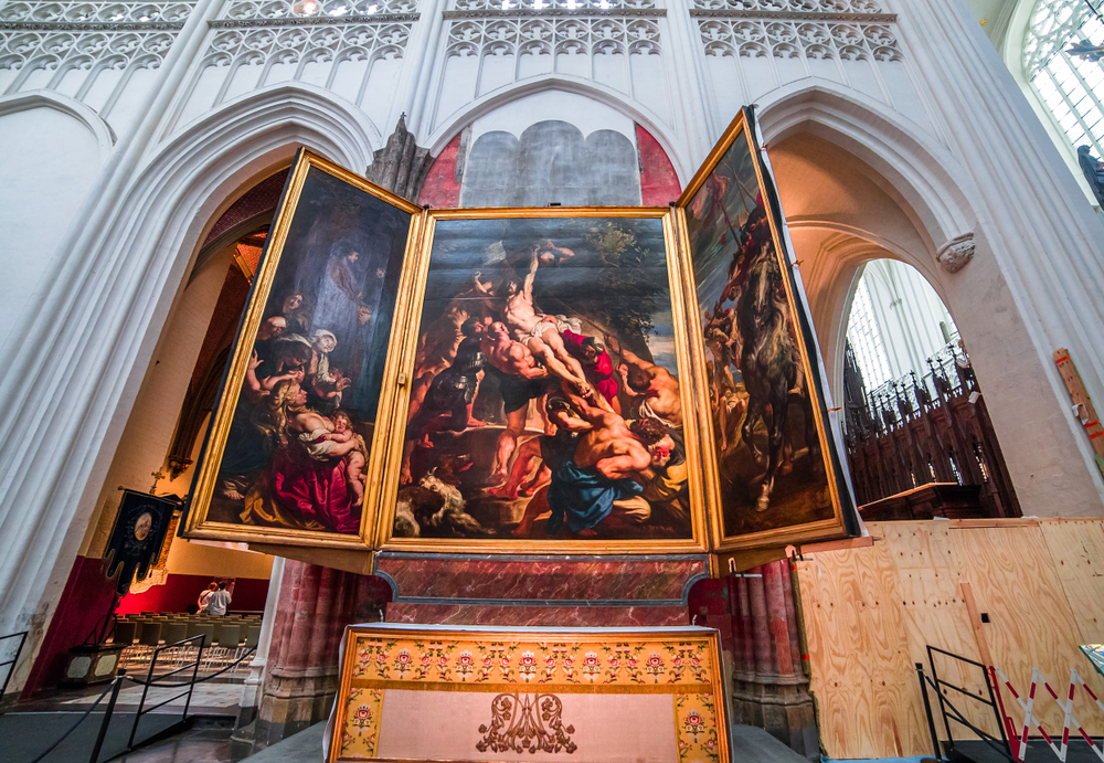 Arving troede det var gammelt kirkeskrammel: Så gik den sande værdi op for ham