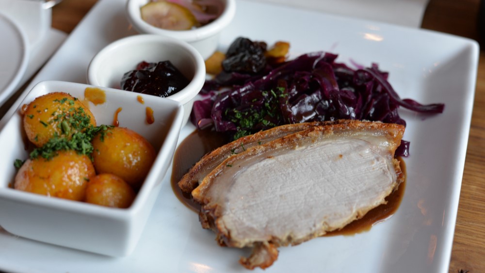 Priskrigen når nyt niveau: Her fås flæskesteg til under 12 kroner