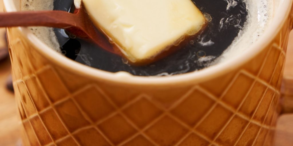 Många använder det till stekning, men nu hamnar det allt oftare i kaffet: Din mage kommer att tacka dig snabbt