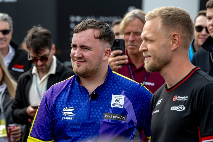 Så meget hiver dart-stjernerne ind: Luke Littler topper listen