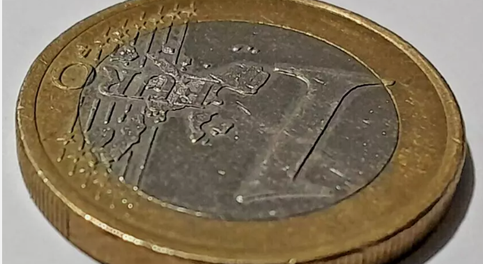 Kolla dina lådor: Har din 1-euro detta kännetecken kan den vara värd över 8.000 kronor