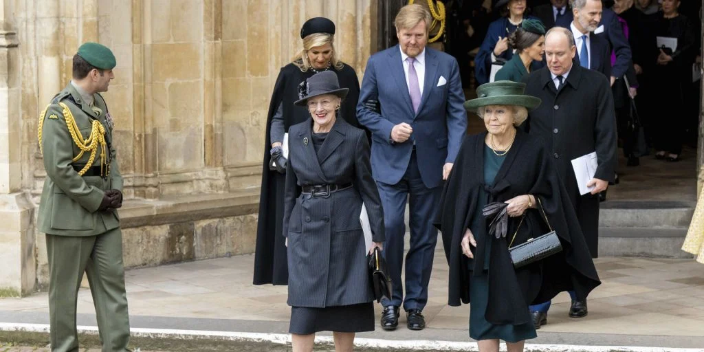 Kongehus med trist meddelelse: Dronning ramt af sygdom