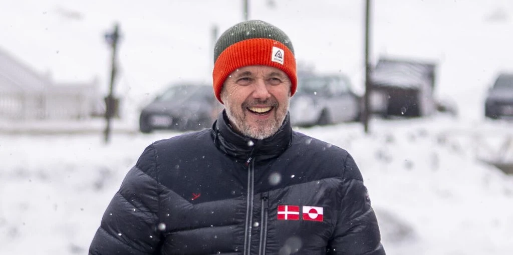 Kampen om Grønland raser: Derfor har kong Frederik ikke brudt tavsheden