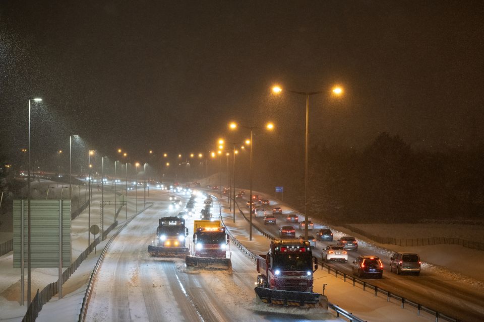 Advarer om krevende kjøreforhold: Her blir det verst