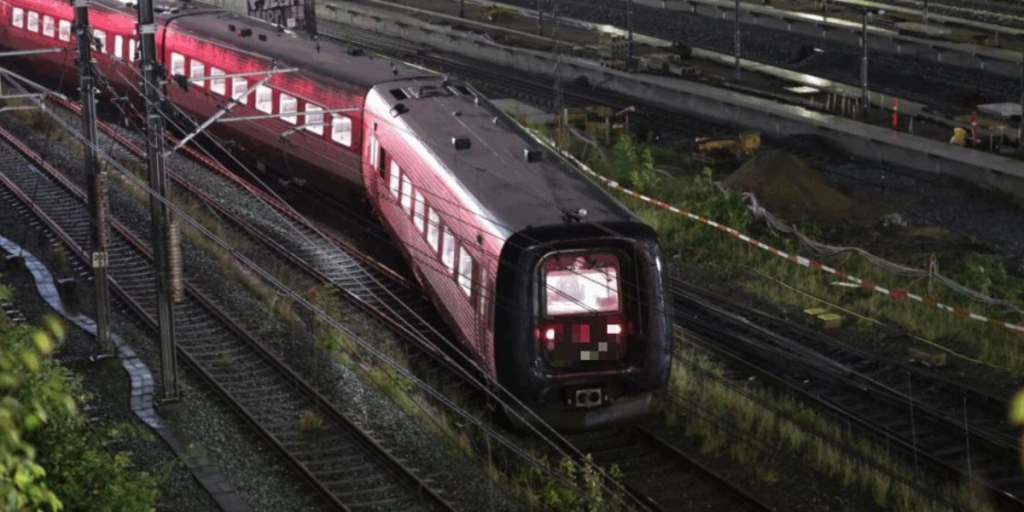 Dødelig ulykke: Tog kørte af sporet og dræbte mindst syv personer