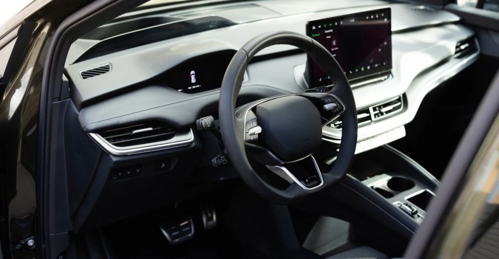 Solid state-batterier rykker tættere på: Producent melder store løfter for kendt elbiler