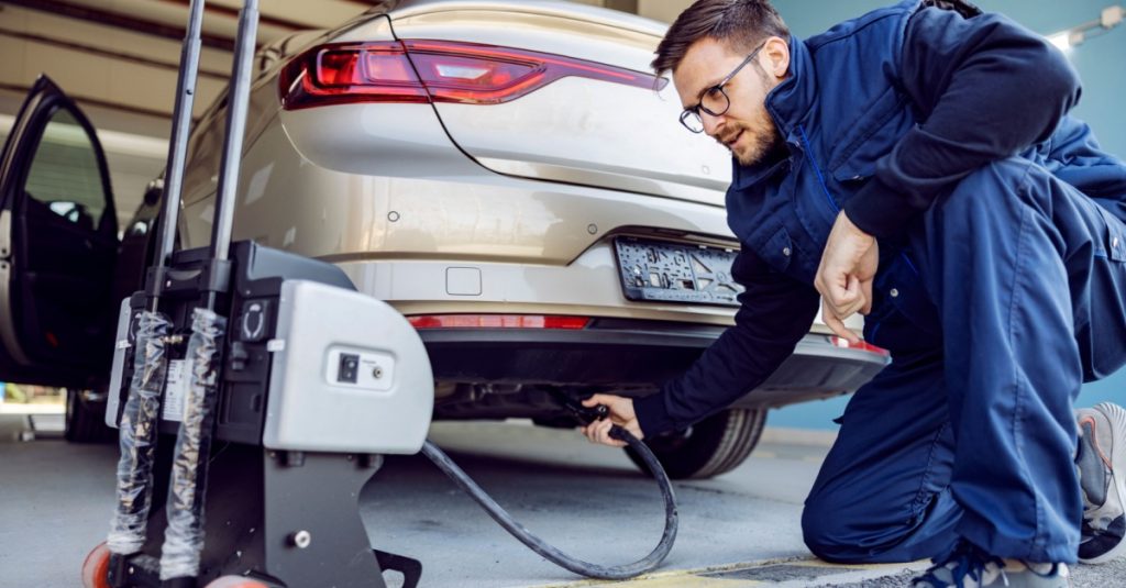 Ny afgift rammer bilister i år: Så meget kommer den til at koste