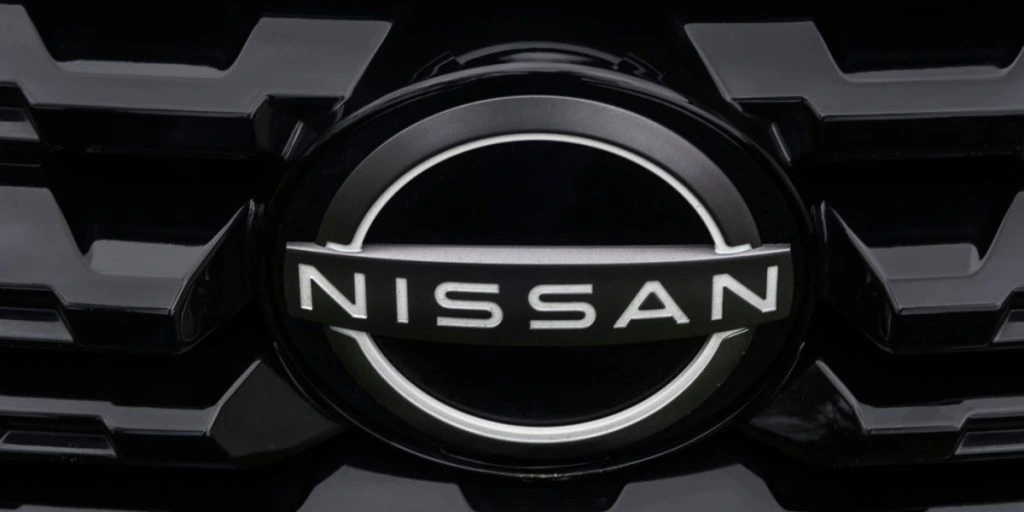 Nissan vil mindske behovet for opladning med solcelledrevet elbil