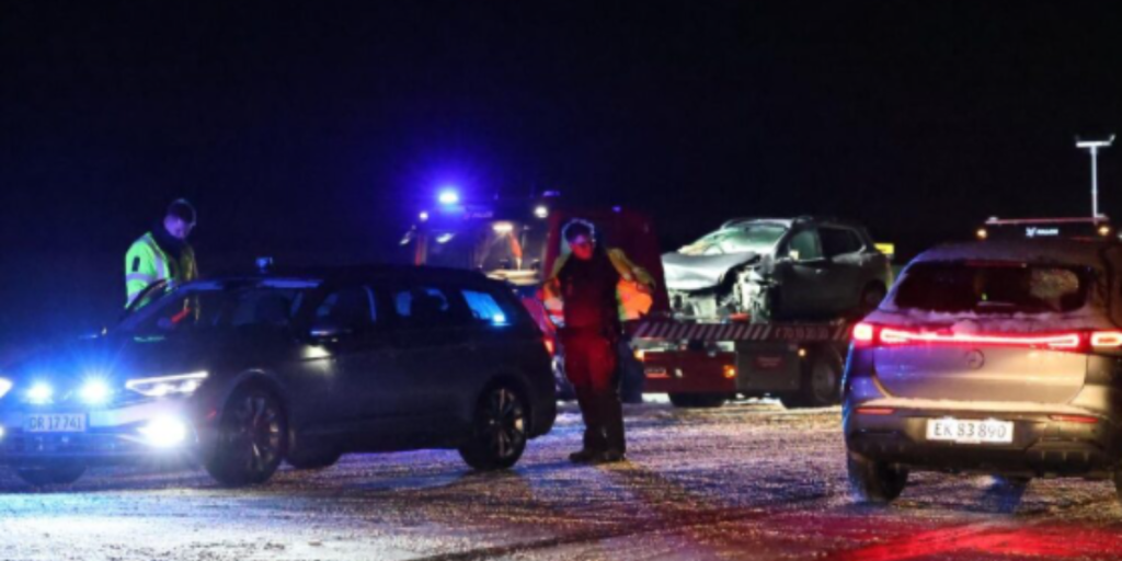 Seks personer i alvorlig trafikulykke: Flere børn iblandt
