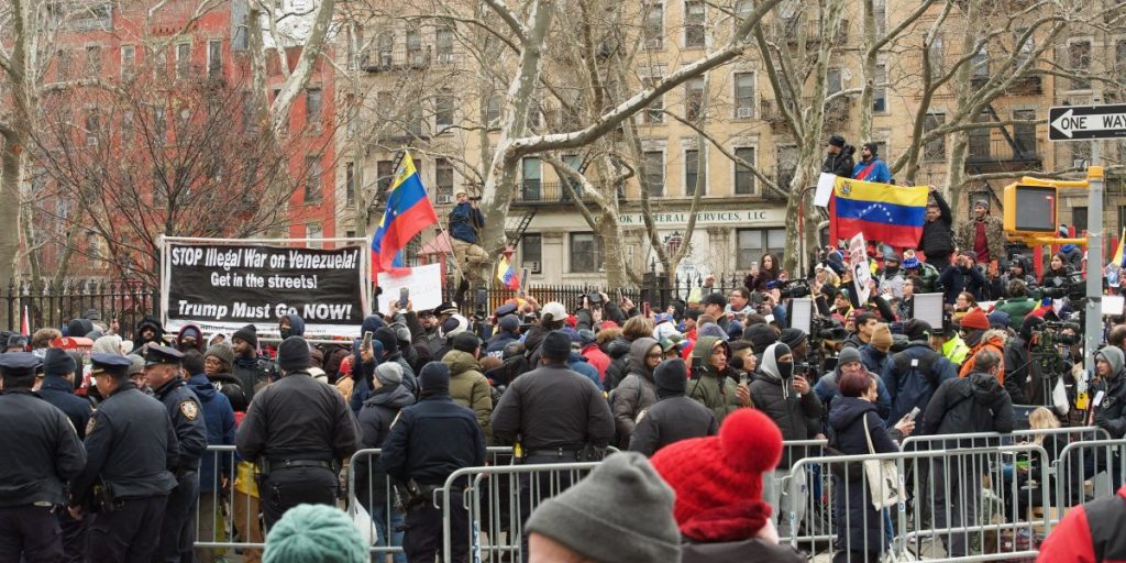 Outside_Nicolás_Maduro's_arraignment_in_NYC_40