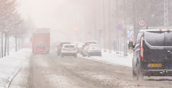 Flere bilister glemmer det om vinteren: Risikerer en bøde eller betinget frakendelse af kørekortet