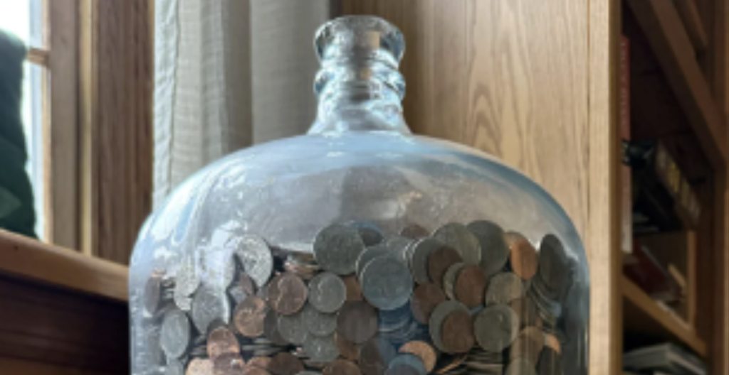 Farfar samlade småpengar i 70 år: Du gissar aldrig hur mycket han fick ihop