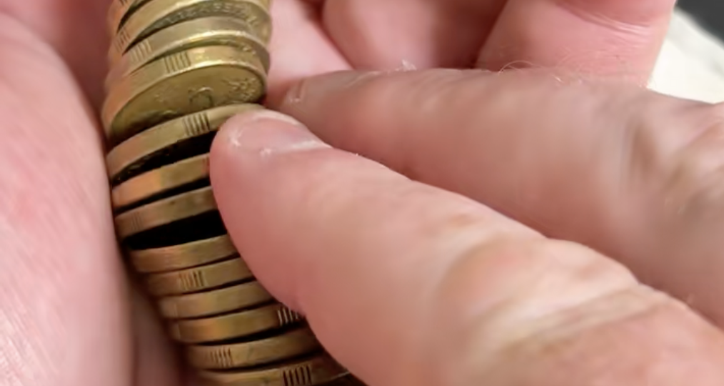 Det är värt att hålla koll på både plånbok och lådor: Mynt i omlopp kan vara en förmögenhet värt