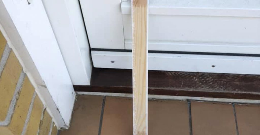 Benny upptäckte en pinne vid sin ytterdörr: Nu varnar han andra