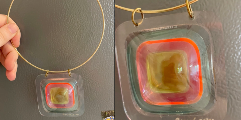 23-årig kvinna köpte halsband för 22 kronor i second hand-butik: Fick en chock när hon upptäckte vad det är värt