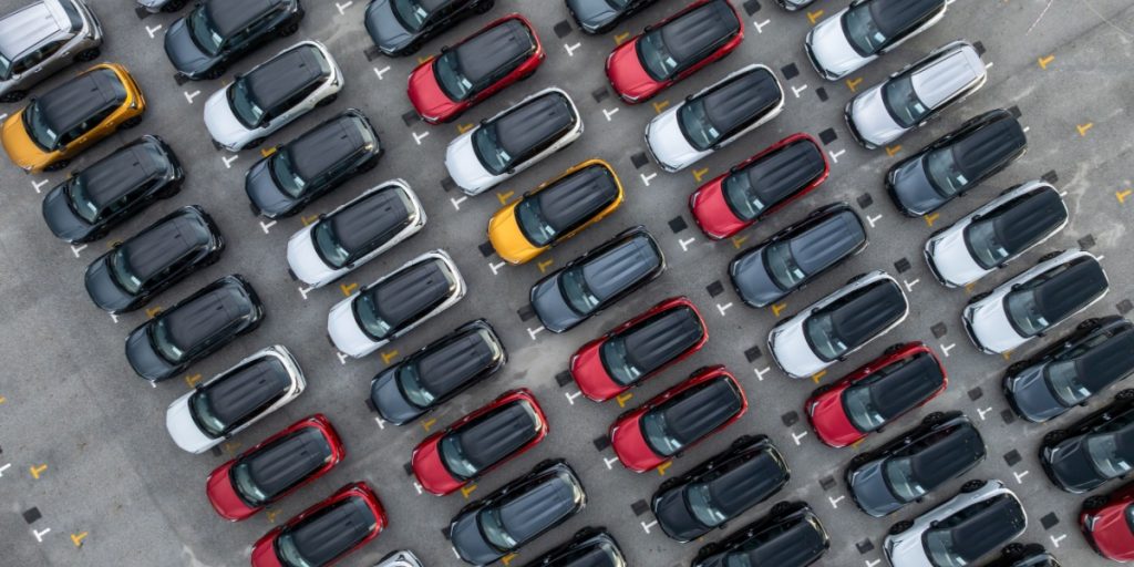 Elbiler og hybrider overtager bilmarkedet: Benzinbilen presses i baggrunden