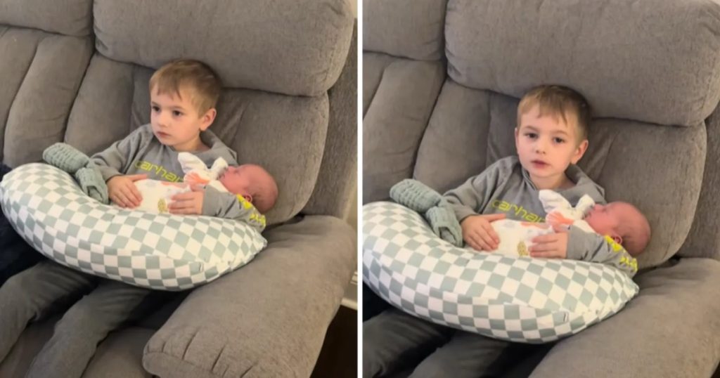 Far træder ind i stuen: Bliver målløs over, hvad søn gør med nyfødt bror