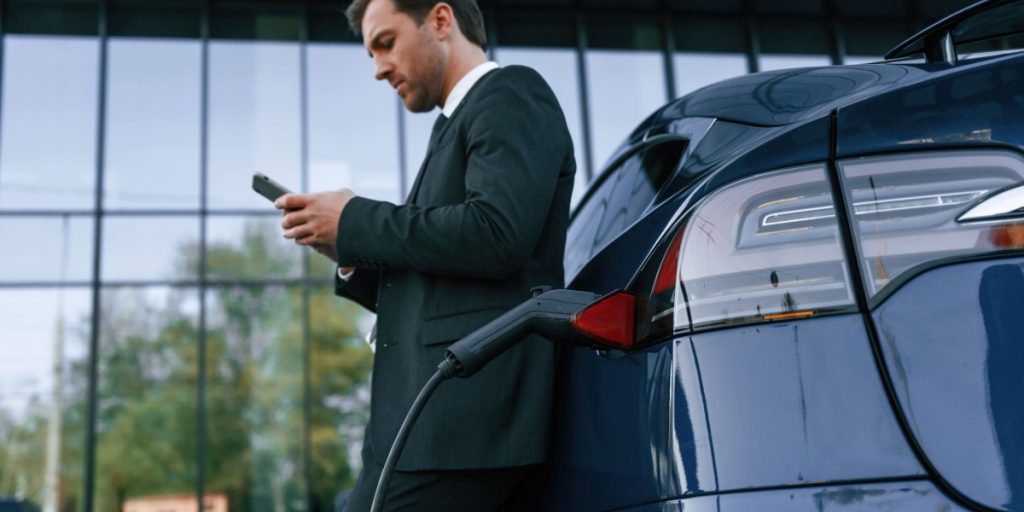 Så hurtigt slides et elbilbatteri: Nye tal giver klarere svar