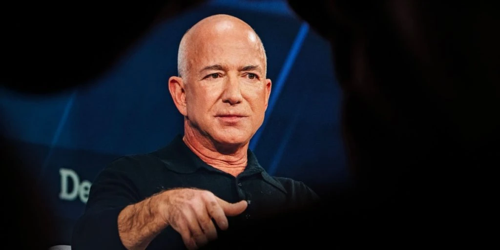 Bezos skruer op for rumkapløbet – ny teknologi kan udfordre Musk