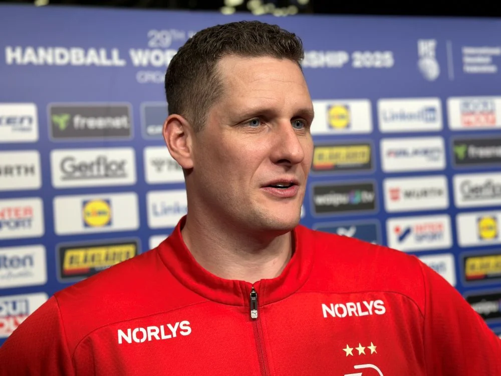 Kevin Møller med overraskende gave til Kasper Hvidt