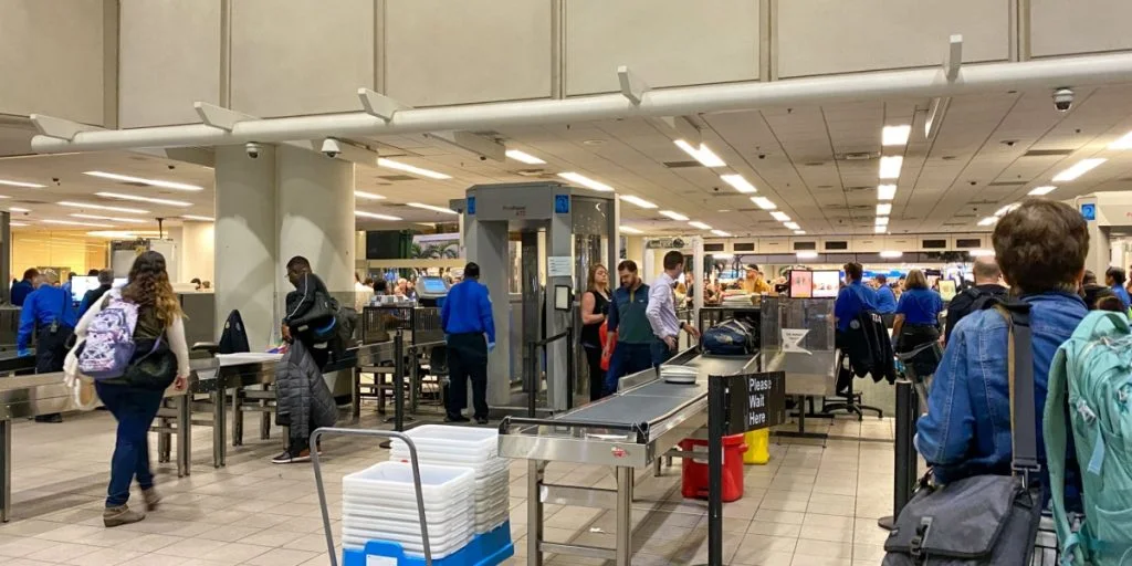 Ytterligare en flygplats säger farväl till 100-millilitersgränsen för vätskor: Så blir reglerna framöver