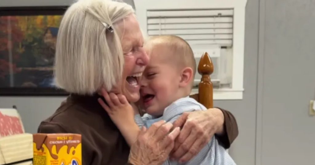 Oldemor så sin lillebror dø: 77 år senere får hun hjerteskærende nyheder