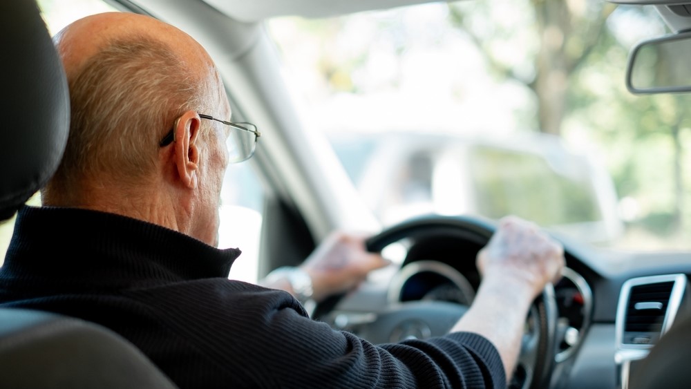 Nye kørekortkrav diskuteres: Bilister omkring 70 år kan blive ramt