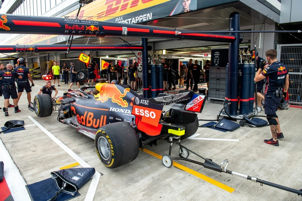 Red Bull deler trist meddelelse: Vinker farvel til stor profil på tærsklen til ny Formel 1-sæson