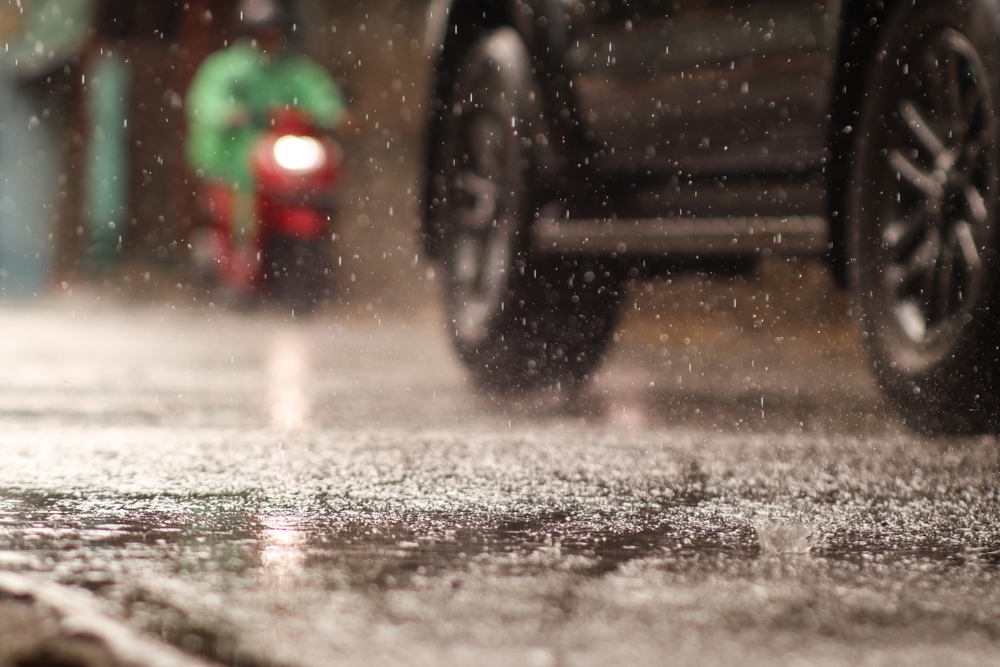 Drama på hovedvej: To små to-årige piger rendte rundt på kørebanen