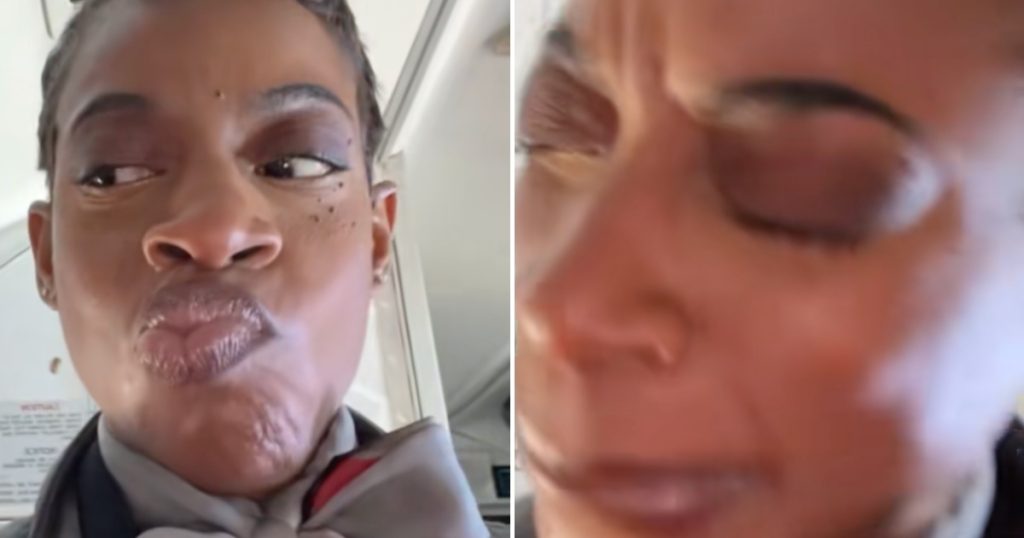 Passager giver stewardesse brækpose under flyrejse: Får et chok, da hun kigger ned i den