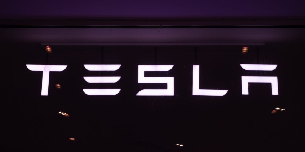 Tesla sikrer sig nøgleprofil: Tom Zhu får central rolle i ny vækstfase
